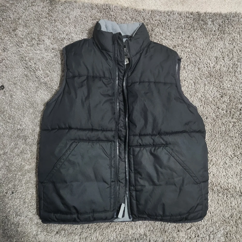 Old Navy Black Kids Puffer Vest